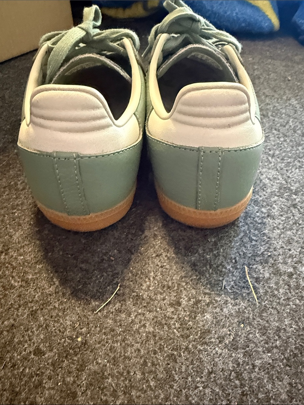 adidas Samba Sneakers in varsity Green, White & Gum - Picture 4 of 6